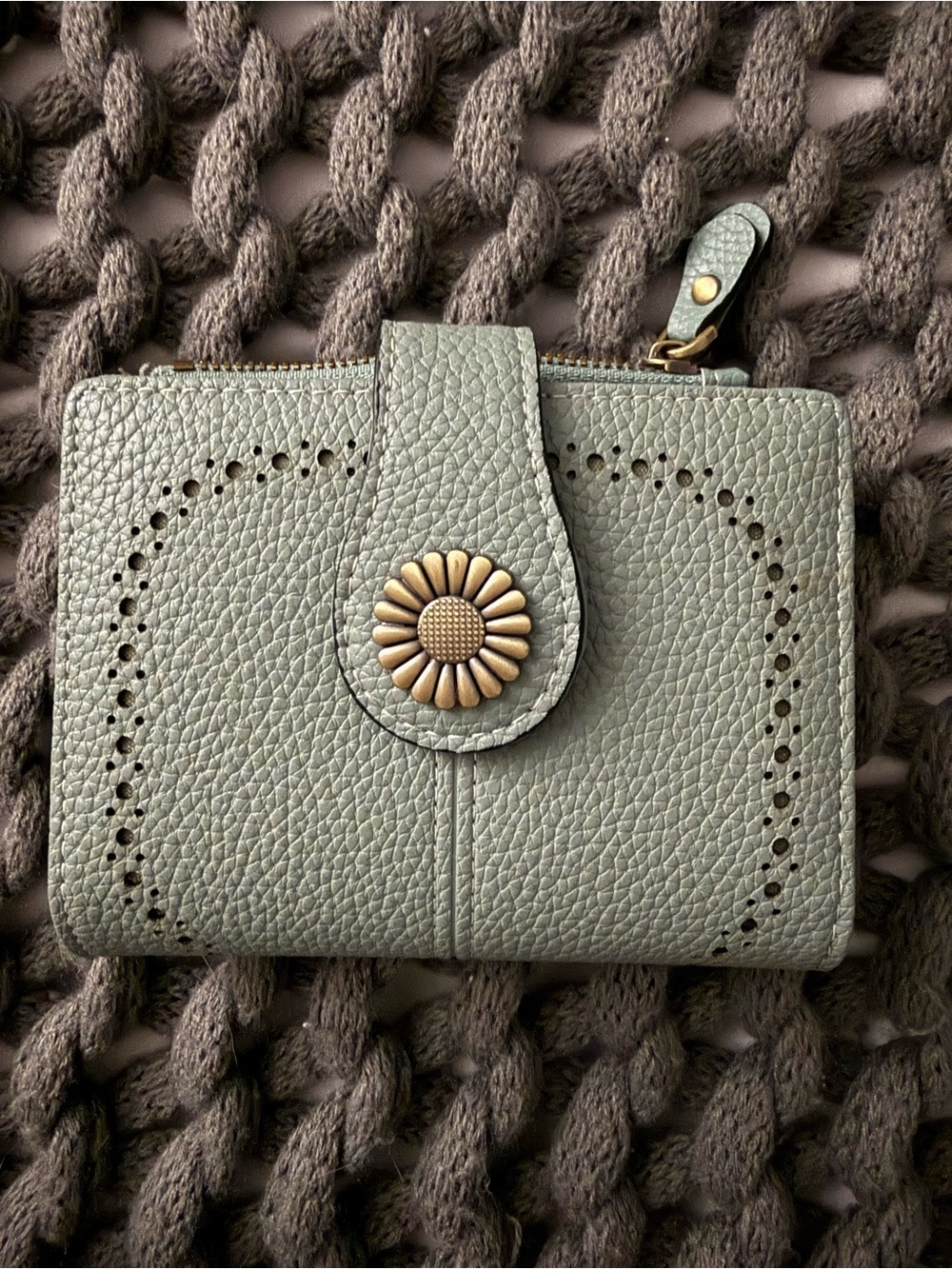 Daisy-Accent Pebbled Leather Wallet in Sage Green
